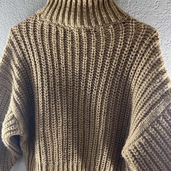 H&M Chunky Knit Turtleneck Boxy Sweater - Picture 14 of 16
